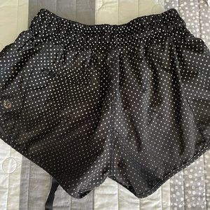 Lululemon Hottie Hot Shorts 2.5”